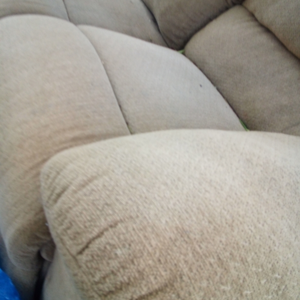3 seat recliner couch just cleaned